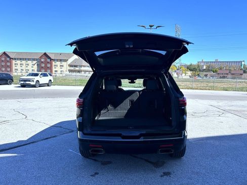 Certified 2023 Chevrolet Traverse Premier w/ Redline Edition image 23