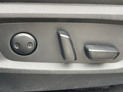 Used 2023 Nissan Pathfinder SL w/ Lighting Package (N92) image 28