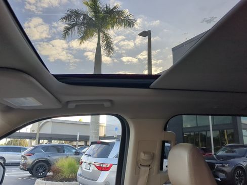 Used 2024 Ford Expedition Limited image 21