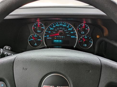 Used 2025 GMC Savana 2500 w/ Driver Convenience Package RWD image 18