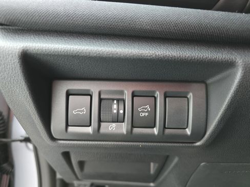 Used 2025 Subaru Outback Premium w/ Popular Package #1A image 25