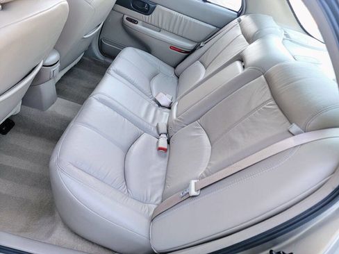 Used 2002 Buick Regal LS w/ LS Premium Pkg image 16