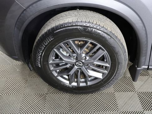 Used 2023 Nissan Rogue S image 14