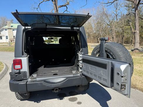 Used 2014 Jeep Wrangler Unlimited Sport w/ Dual Top Group image 28