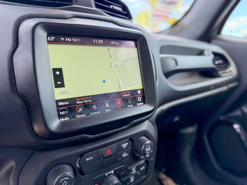 Used 2022 Jeep Renegade Altitude w/ Convenience Group image 19