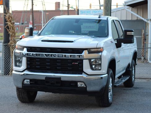 Used 2023 Chevrolet Silverado 2500 LT w/ Convenience Package image 2
