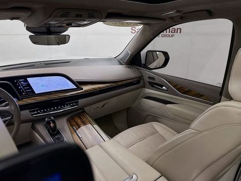 Used 2022 Cadillac Escalade ESV Sport Platinum w/ Heavy-Duty Trailer Package image 28