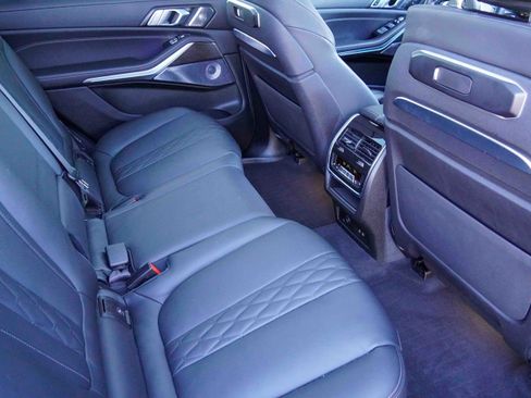 Certified 2025 BMW X7 M60i image 35