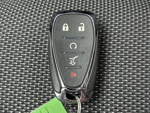 Used 2021 Chevrolet Traverse LT image 26