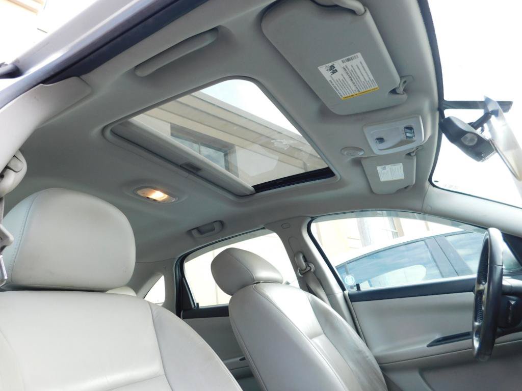 Used 2010 Chevrolet Impala LT w/ Luxury Edition Package FWD image 12