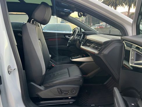 Used 2023 Audi Q4 e-tron Premium Plus w/ Premium Plus image 37