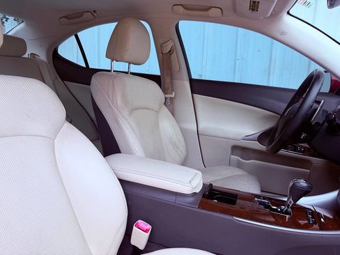 Used 2010 Lexus IS 250 image 23