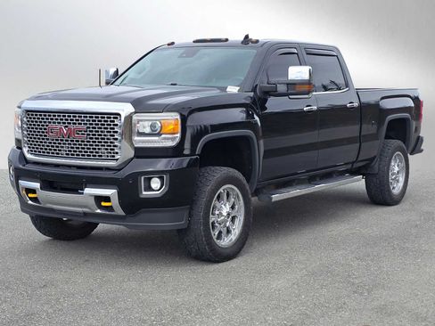 Used 2015 GMC Sierra 2500 Denali w/ Duramax Plus Package AWD/4WD image 7