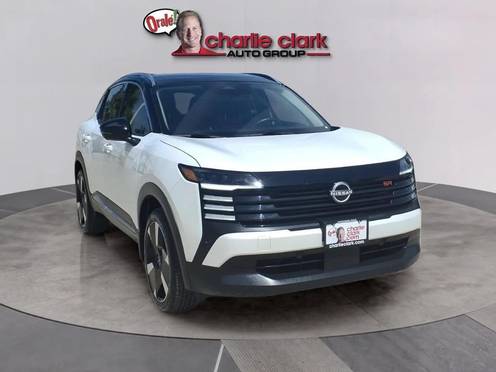 Used 2025 Nissan Kicks SR AWD/4WD image 7