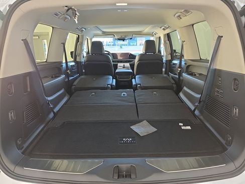 New 2026 INFINITI QX80 Luxe w/ Cargo Package AWD/4WD image 18