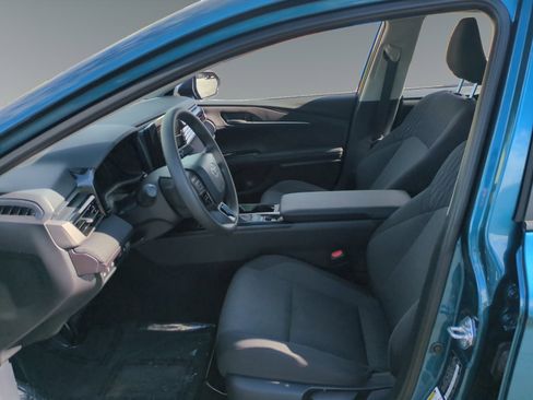 Used 2025 Toyota Camry LE image 9