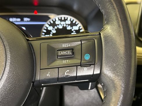 Used 2023 Nissan Rogue SV w/ SV Premium B Package FWD image 30