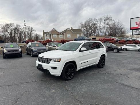 Used 2019 Jeep Grand Cherokee Altitude image 7