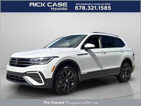 Used 2024 Volkswagen Tiguan SE FWD image 1