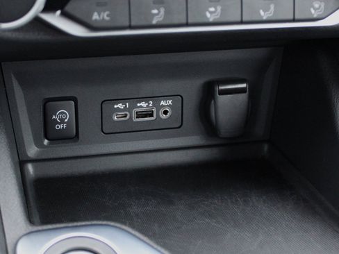 Certified 2025 Nissan Sentra SV image 36