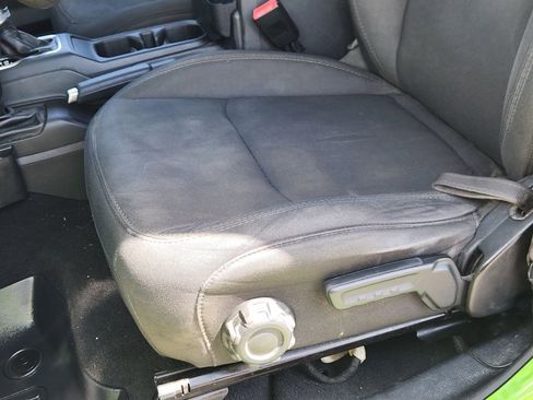 Used 2019 Jeep Wrangler Unlimited Sport AWD/4WD image 17