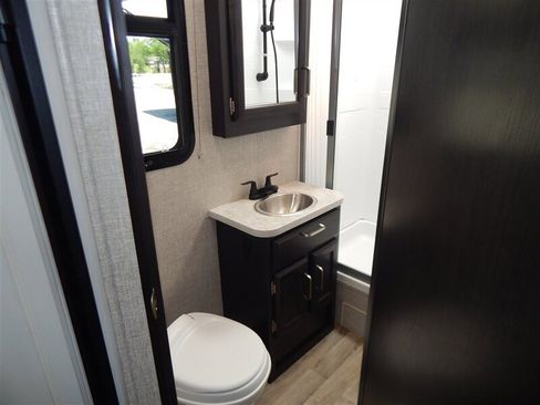 Used 2022 Ford E-450 and Econoline 450 Super Duty w/ Motorhome Prep Package RWD image 36