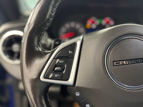 Used 2020 Chevrolet Camaro LT w/ Technology Package RWD image 10