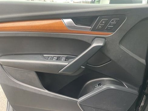 Used 2023 Audi Q5 2.0T Premium w/ Convenience Package image 25