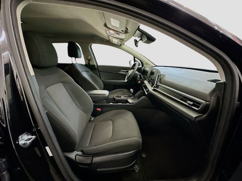 Used 2024 Kia Sportage LX image 31