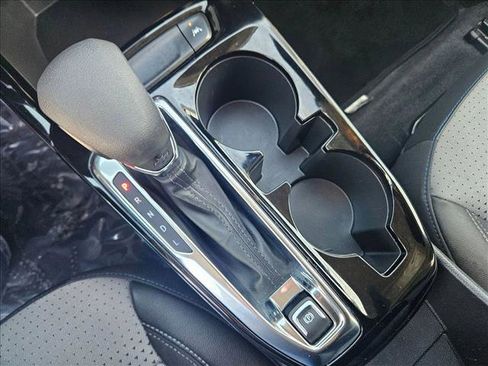 Used 2025 Chevrolet Trax LT image 12