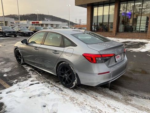 Used 2023 Honda Civic Sport image 7