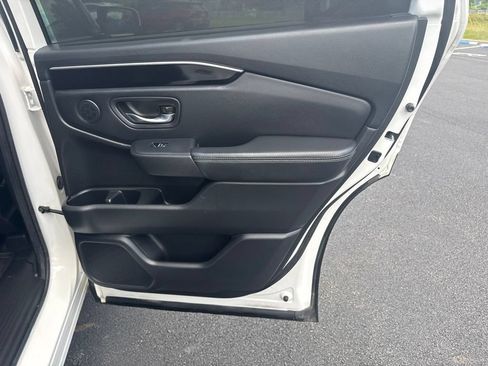 Used 2023 Honda Pilot Touring image 41
