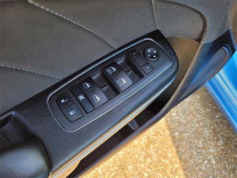 Used 2023 Dodge Charger SXT image 17