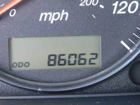 Used 2004 MAZDA MPV LX FWD image 11