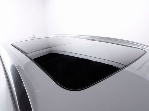 Certified 2025 Volvo XC90 T8 Plus w/ Protection Package Premier image 36