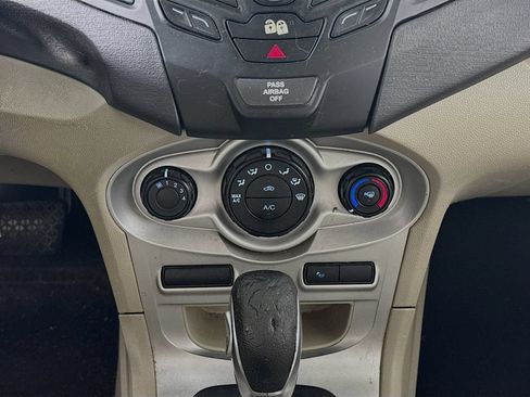 Used 2014 Ford Fiesta SE FWD image 12