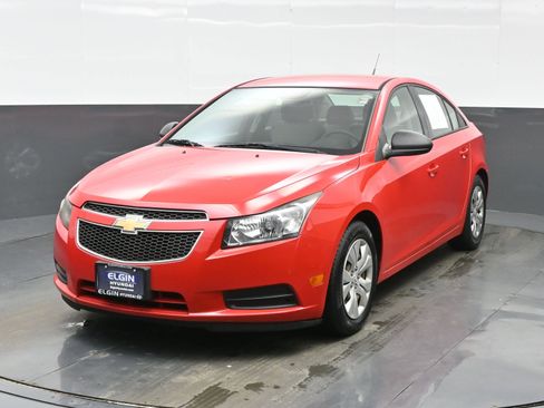 Used 2014 Chevrolet Cruze LS image 1