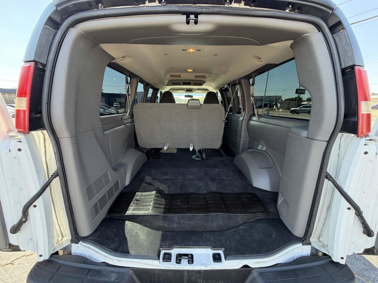 Used 2014 Chevrolet Express 1500 LS RWD image 16