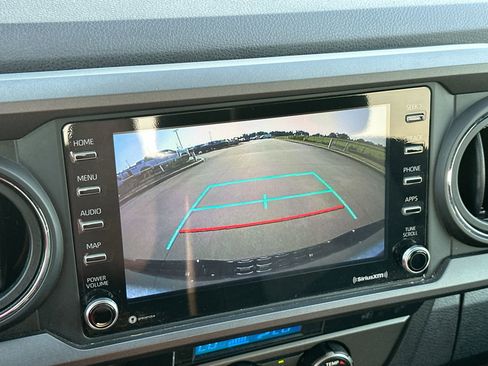 Used 2022 Toyota Tacoma TRD Off-Road image 17