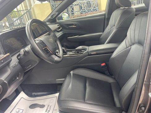 Used 2024 Toyota Crown image 9