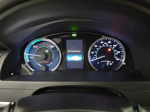 Used 2016 Toyota Camry XLE image 21