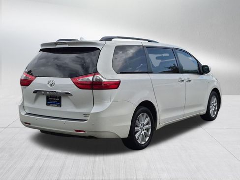 Used 2017 Toyota Sienna Limited AWD/4WD image 5