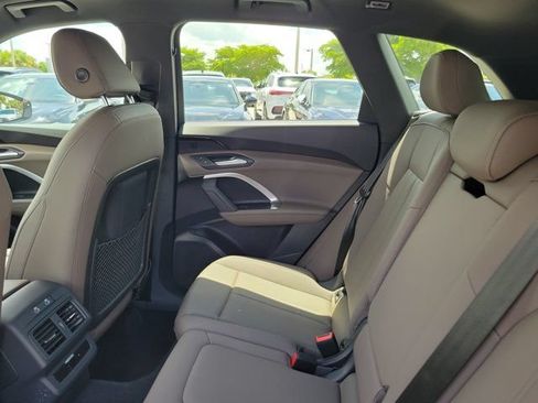 Certified 2025 Audi Q5 Premium w/ Convenience Package AWD/4WD image 10