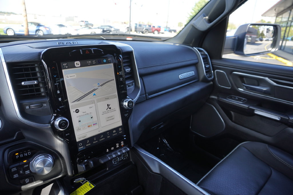 Used 2023 RAM 1500 Laramie AWD/4WD image 19