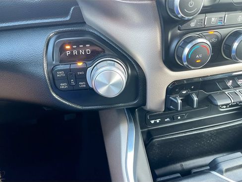 Used 2019 RAM 1500 Laramie AWD/4WD image 16