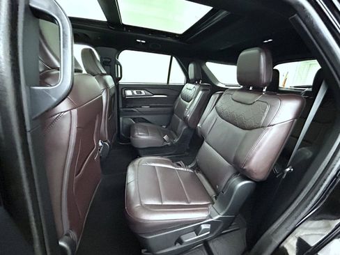 Used 2025 Ford Explorer Platinum w/ LUX Leather Package image 21