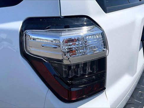 Used 2020 Toyota 4Runner Venture w/ Moonroof Package AWD/4WD image 29