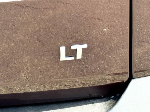 Used 2023 Chevrolet Traverse LT image 9