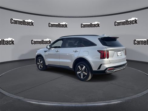 Certified 2022 Kia Sorento S image 5