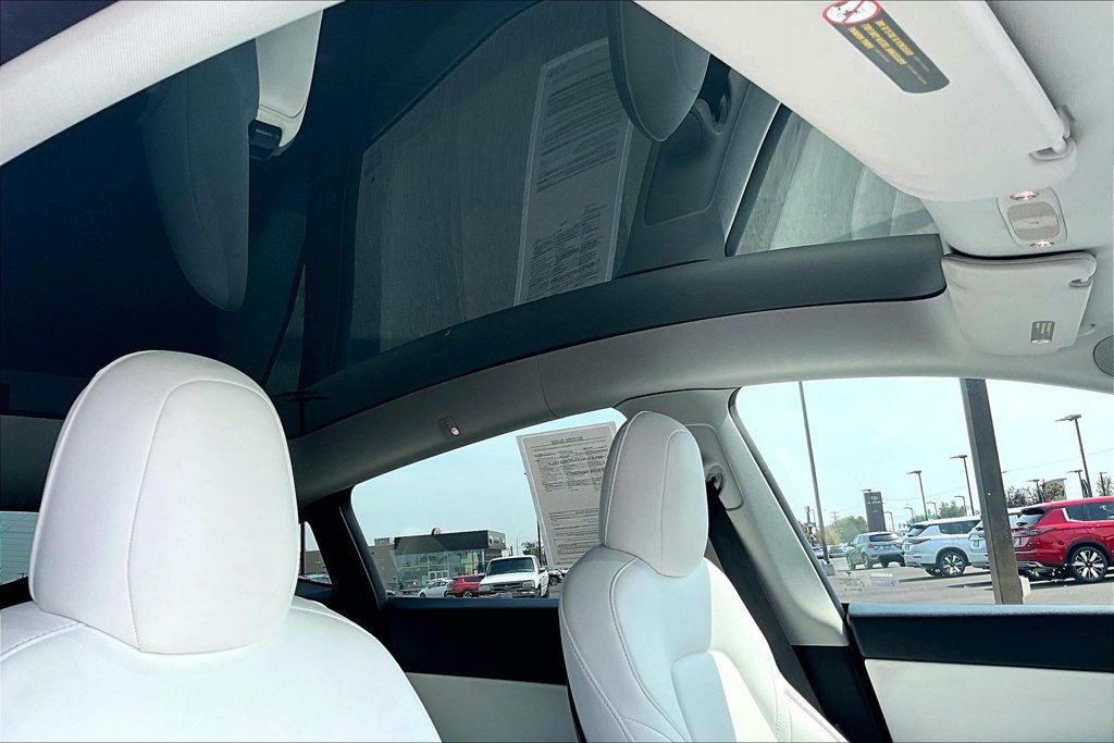 Used 2022 Tesla Model Y Performance AWD/4WD image 22